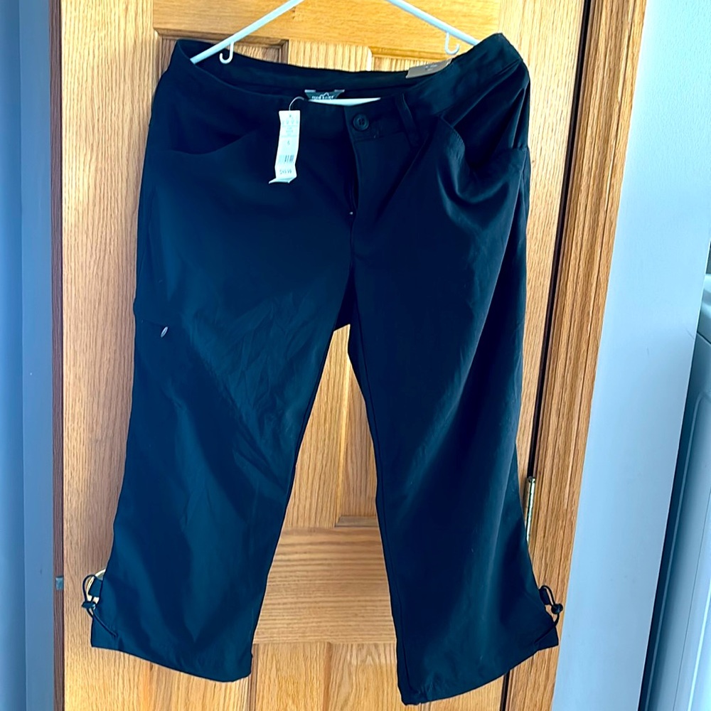 Eddie Bauer black capris travex pants